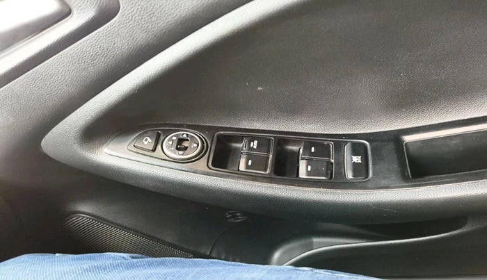 2017 Hyundai i20 Active 1.2 SX, Petrol, Manual, 1,15,735 km, interior