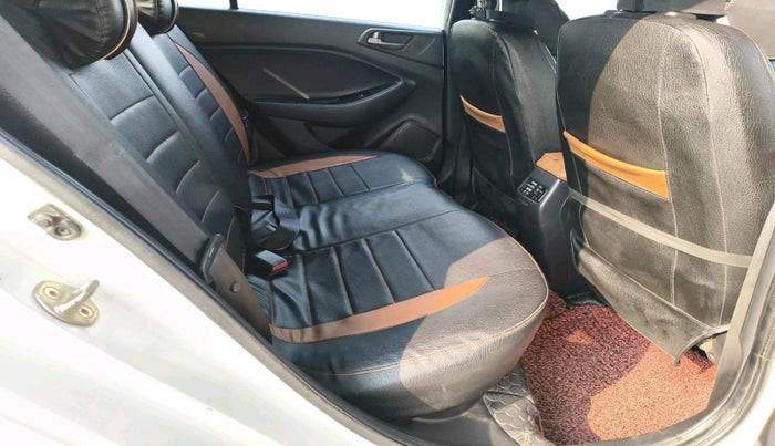 2017 Hyundai i20 Active 1.2 SX, Petrol, Manual, 1,15,735 km, interior