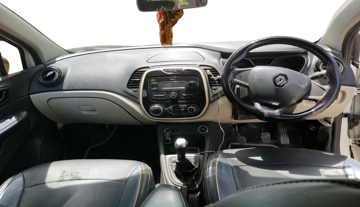 2019 Renault Captur RXE PETROL, CNG, Manual, 88,807 km, interior