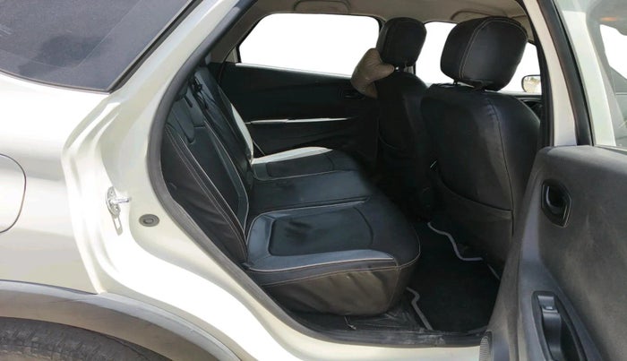 2019 Renault Captur RXE PETROL, CNG, Manual, 88,807 km, interior