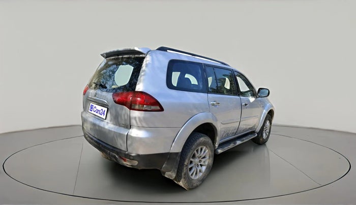 2016 Mitsubishi Pajero Sport 2.5 AT 4X2, Diesel, Automatic, 2,30,236 km, exterior