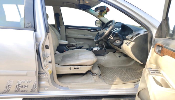 2016 Mitsubishi Pajero Sport 2.5 AT 4X2, Diesel, Automatic, 2,30,236 km, interior