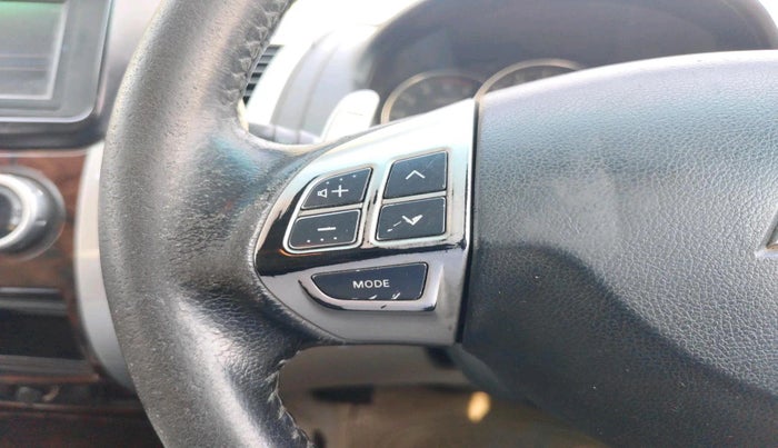 2016 Mitsubishi Pajero Sport 2.5 AT 4X2, Diesel, Automatic, 2,30,236 km, interior