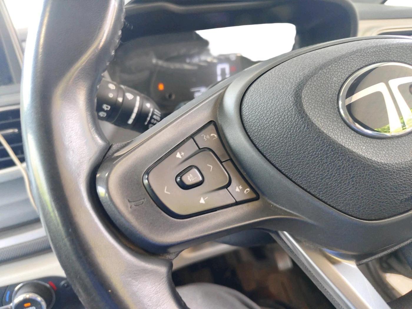2024 Tata ALTROZ XZ PLUS O SUNROOF CNG, CNG, Manual, 20,594 km, interior