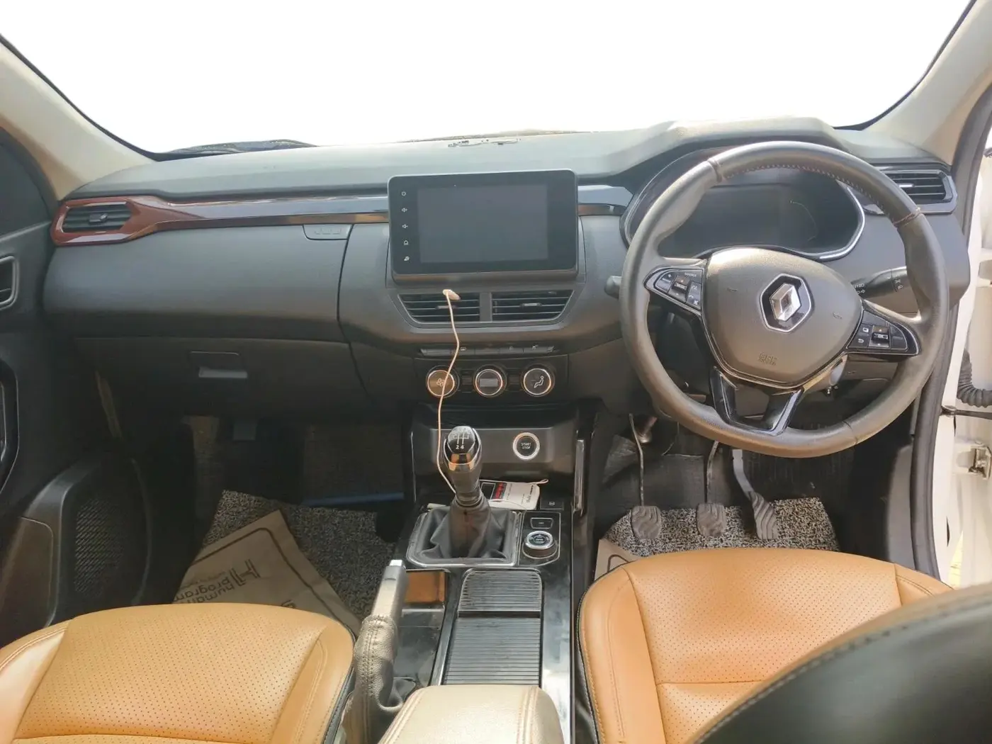 2023 Renault Kiger RXZ MT, Petrol, Manual, 6,75,132 km, interior