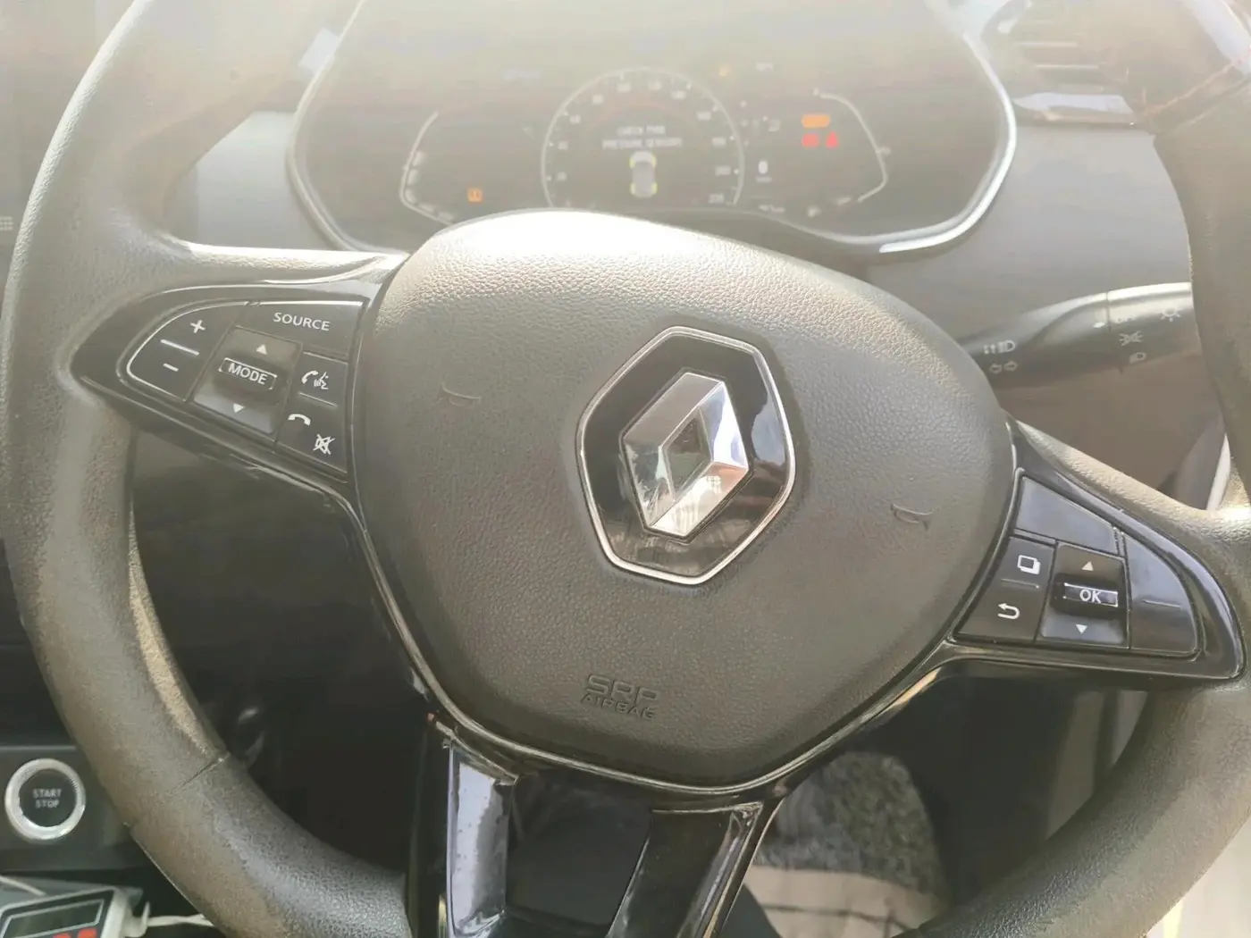 2023 Renault Kiger RXZ MT, Petrol, Manual, 6,75,132 km, interior