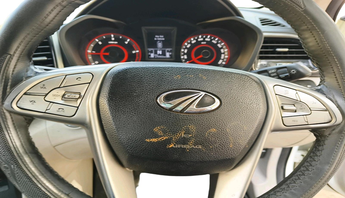 2019 Mahindra XUV300 W8 (O) 1.5 DIESEL, Diesel, Manual, 1,70,902 km, interior