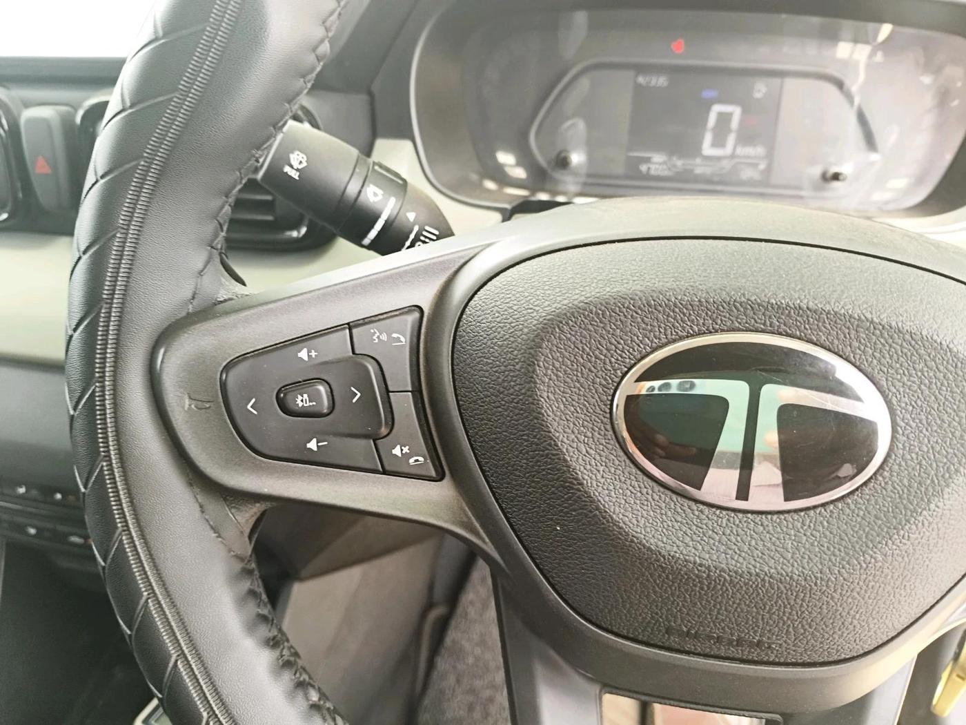2025 Tata PUNCH Adventure Plus, Petrol, Manual, 4,700 km, interior