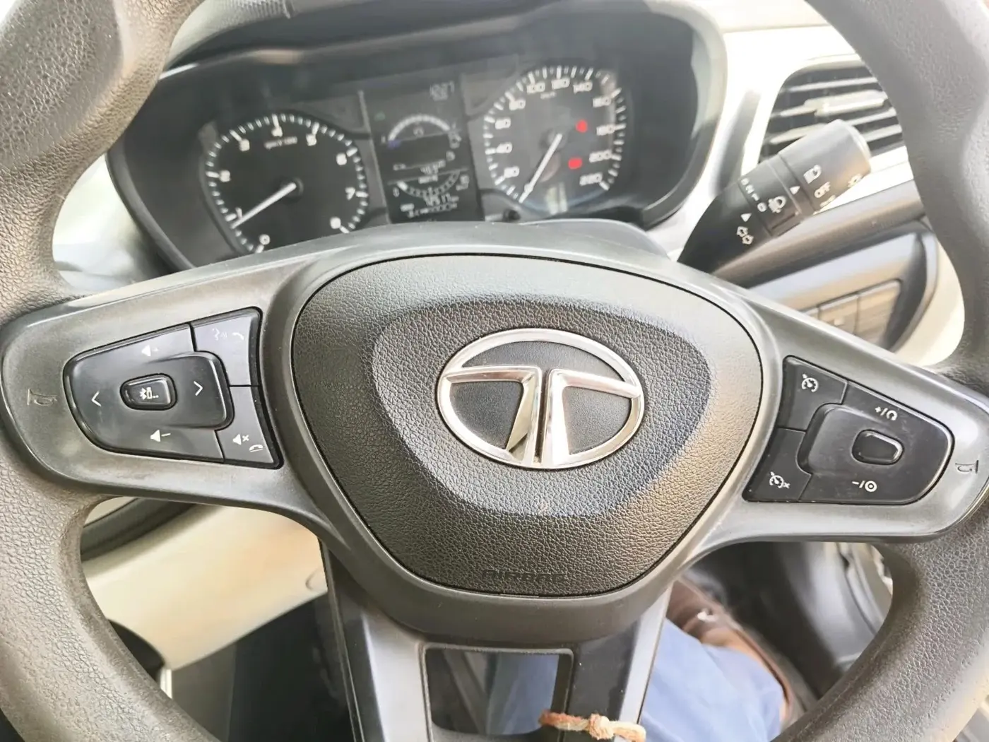 2023 Tata ALTROZ XZ DIESEL, Diesel, Manual, 72,517 km, interior