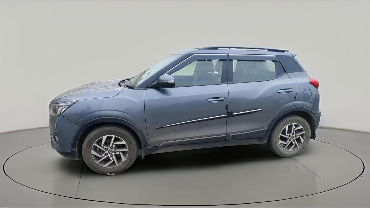 2022 Mahindra XUV300 W8 (O) 1.2 PETROL, Petrol, Manual, 21,319 km, exterior