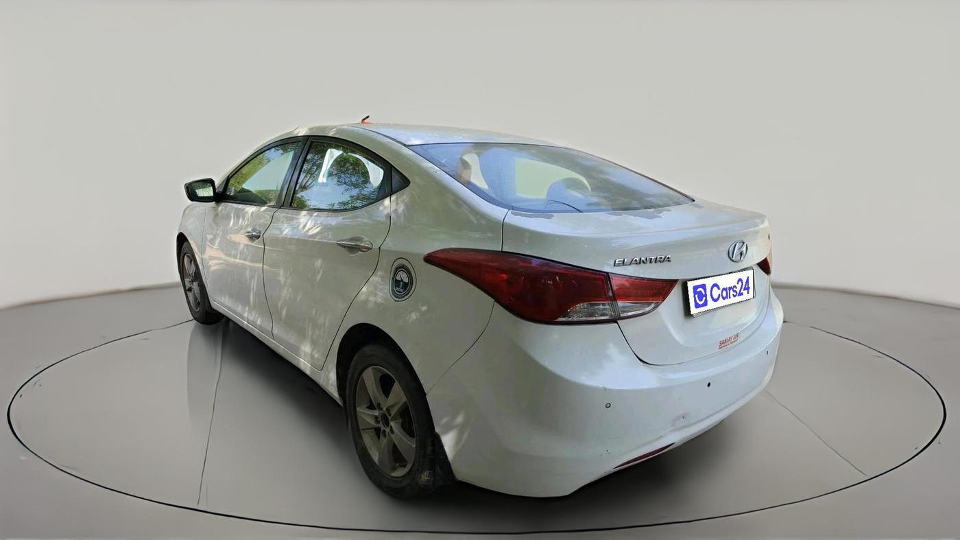 2014 Hyundai New Elantra 1.6 SX MT DIESEL, Diesel, Manual, 3,70,796 km, exterior