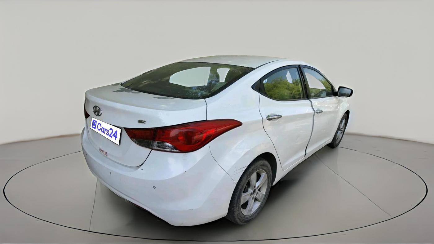 2014 Hyundai New Elantra 1.6 SX MT DIESEL, Diesel, Manual, 3,70,796 km, exterior