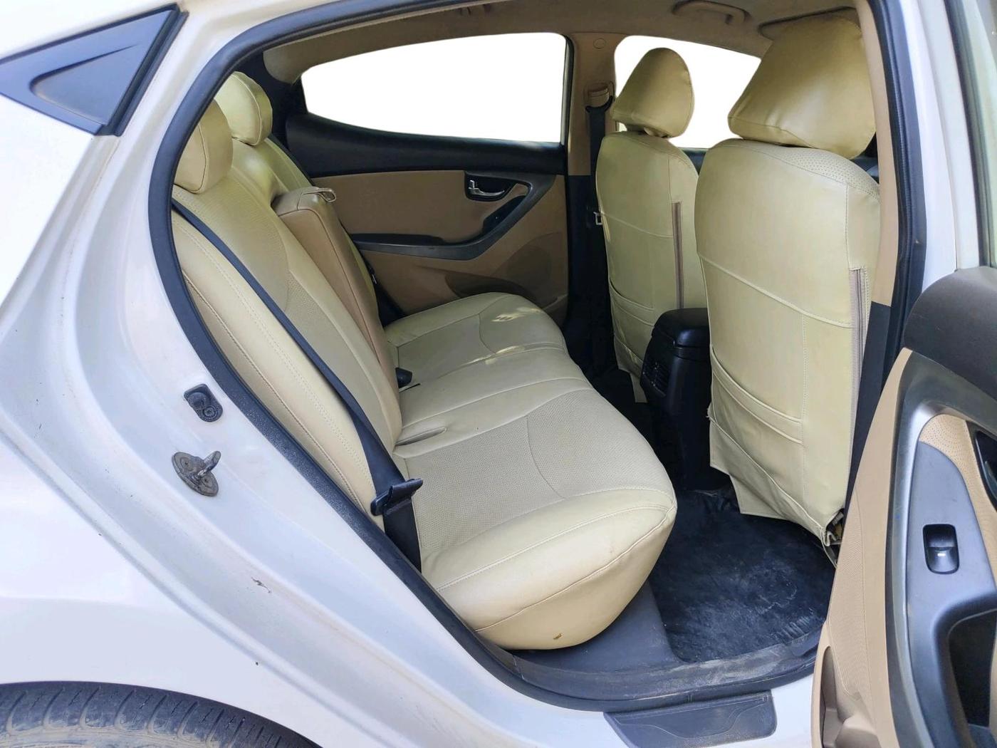 2014 Hyundai New Elantra 1.6 SX MT DIESEL, Diesel, Manual, 3,70,796 km, interior