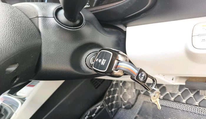 2025 Hyundai VENUE S Plus 1.2 Petrol MT, Petrol, Manual, 9,499 km, interior