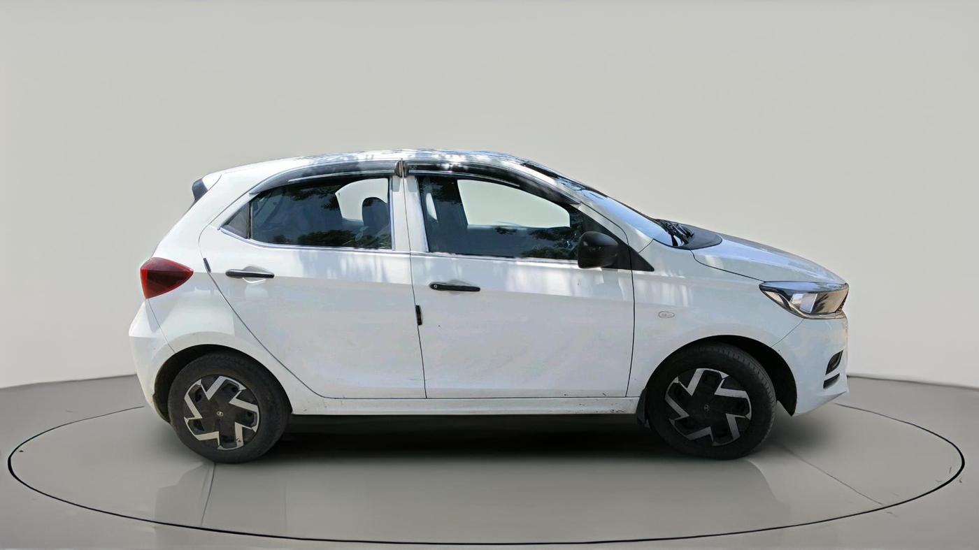 2025 Tata Tiago XM CNG, CNG, Manual, 59,434 km, exterior