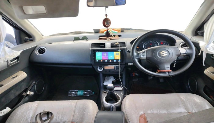2010 Maruti Swift ZXI, CNG, Manual, 1,04,382 km, interior