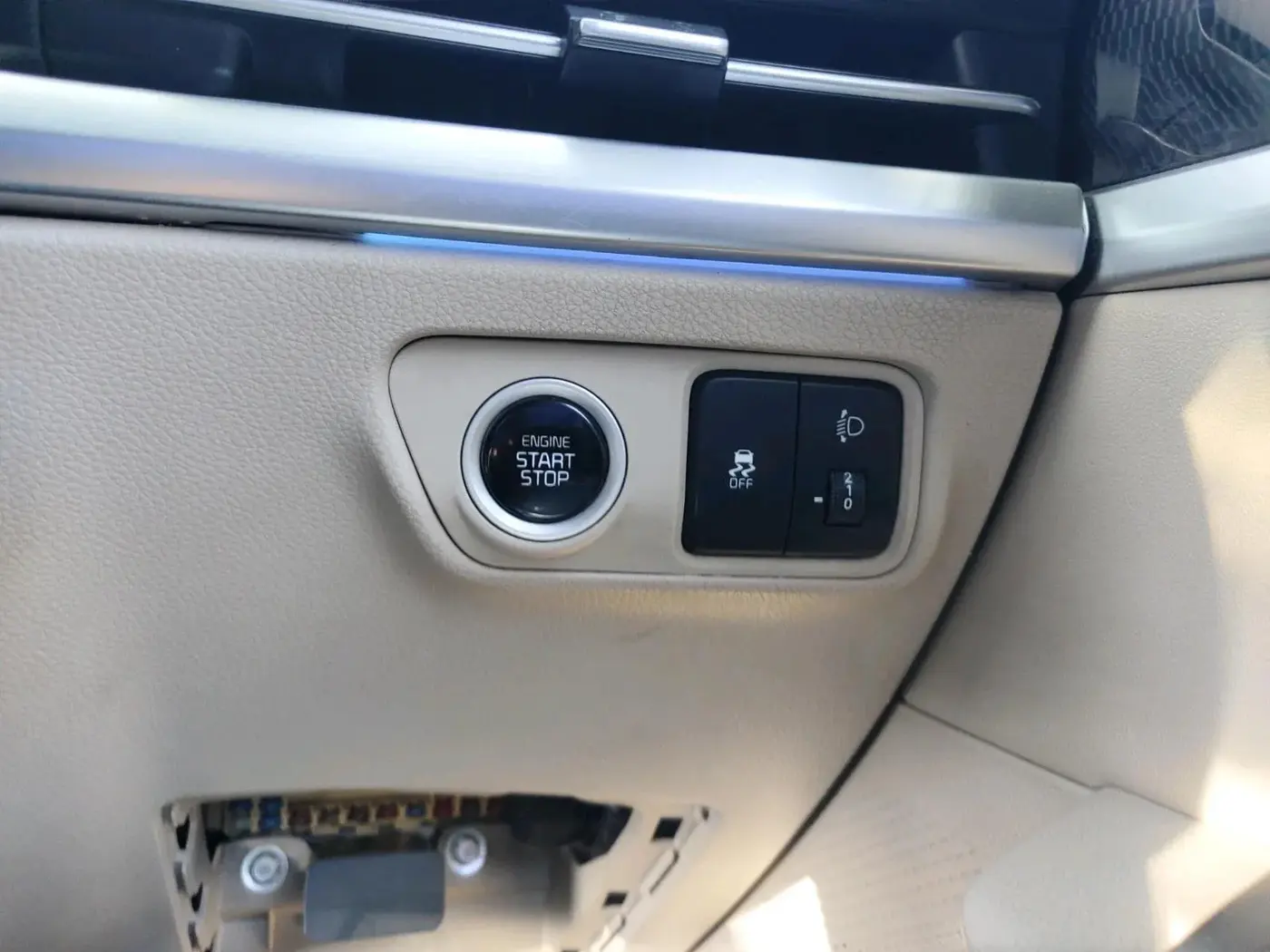 2022 KIA CARENS LUXURY 1.5 DIESEL 7 STR, Diesel, Manual, 53,234 km, interior