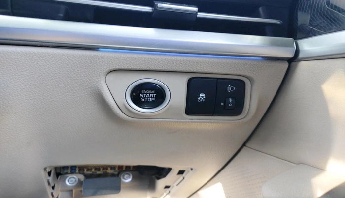 2022 KIA CARENS LUXURY 1.5 DIESEL 7 STR, Diesel, Manual, 53,234 km, interior