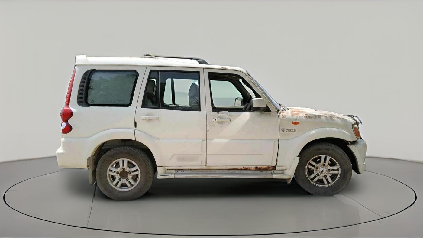 2012 Mahindra Scorpio VLX 2WD, Diesel, Manual, 1,21,026 km, exterior