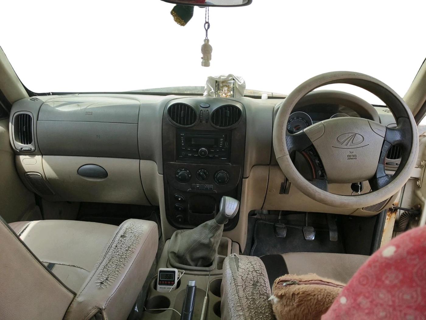 2012 Mahindra Scorpio VLX 2WD, Diesel, Manual, 1,21,026 km, interior