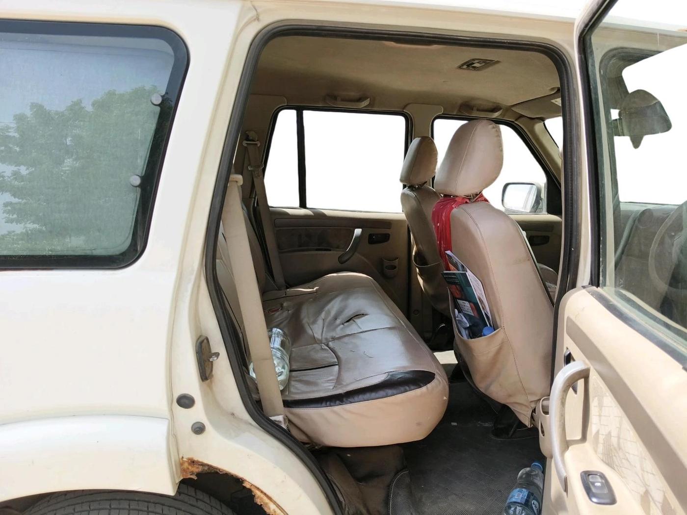 2012 Mahindra Scorpio VLX 2WD, Diesel, Manual, 1,21,026 km, interior
