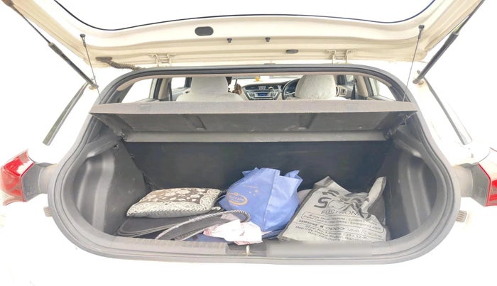 2016 Hyundai Elite i20 MAGNA 1.2, Petrol, Manual, 1,84,736 km, exterior