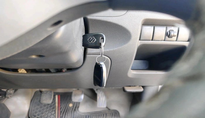 2017 Maruti Alto 800 LXI O, Petrol, Manual, 1,21,219 km, interior