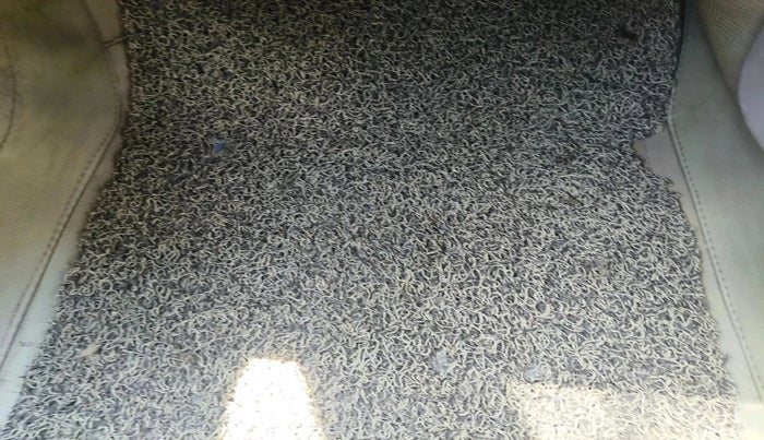 2014 Nissan Terrano XL (D), Diesel, Manual, 1,86,095 km, interior