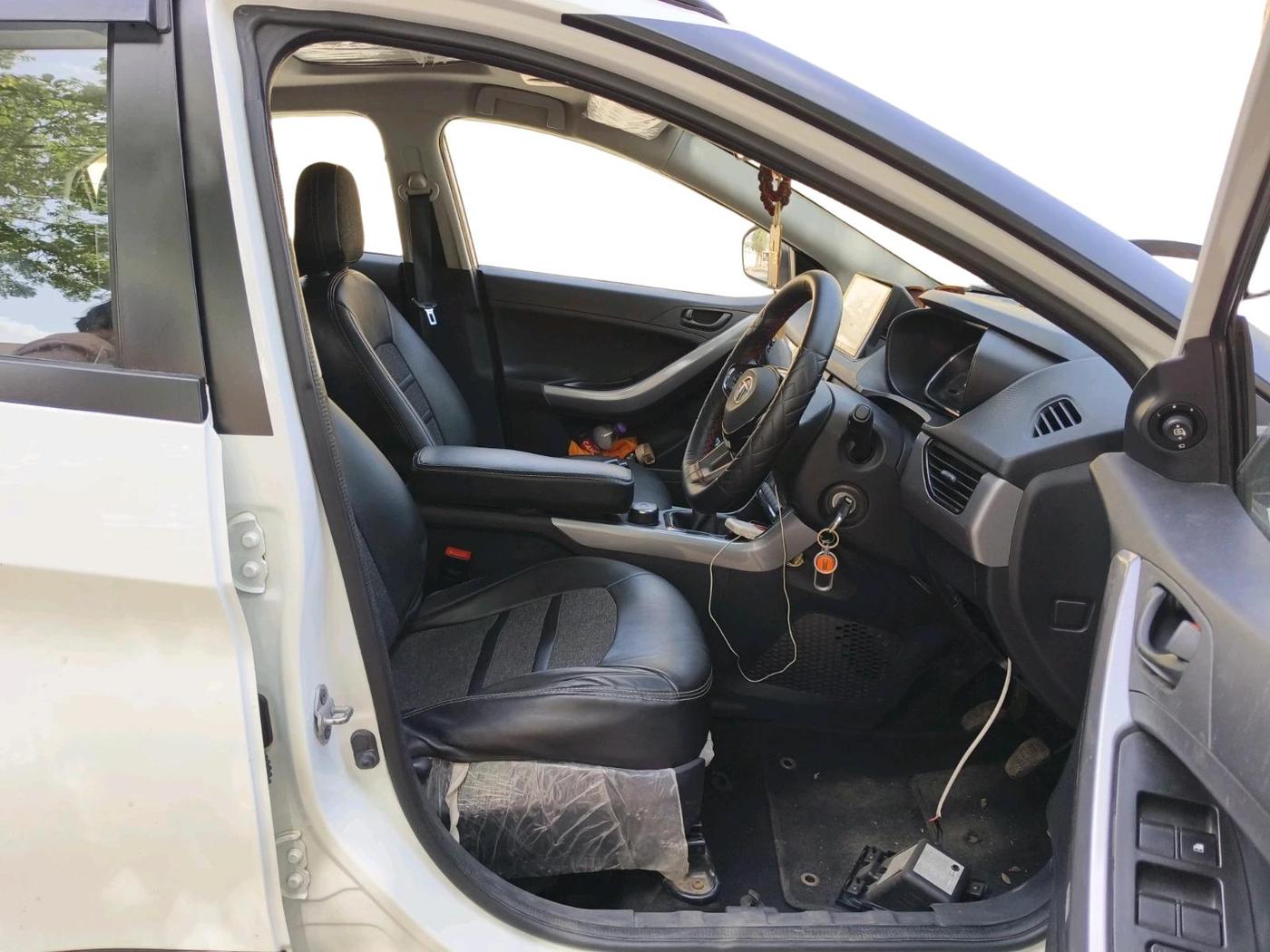 2023 Tata NEXON XM SUNROOF PETROL, Petrol, Manual, 22,793 km, interior
