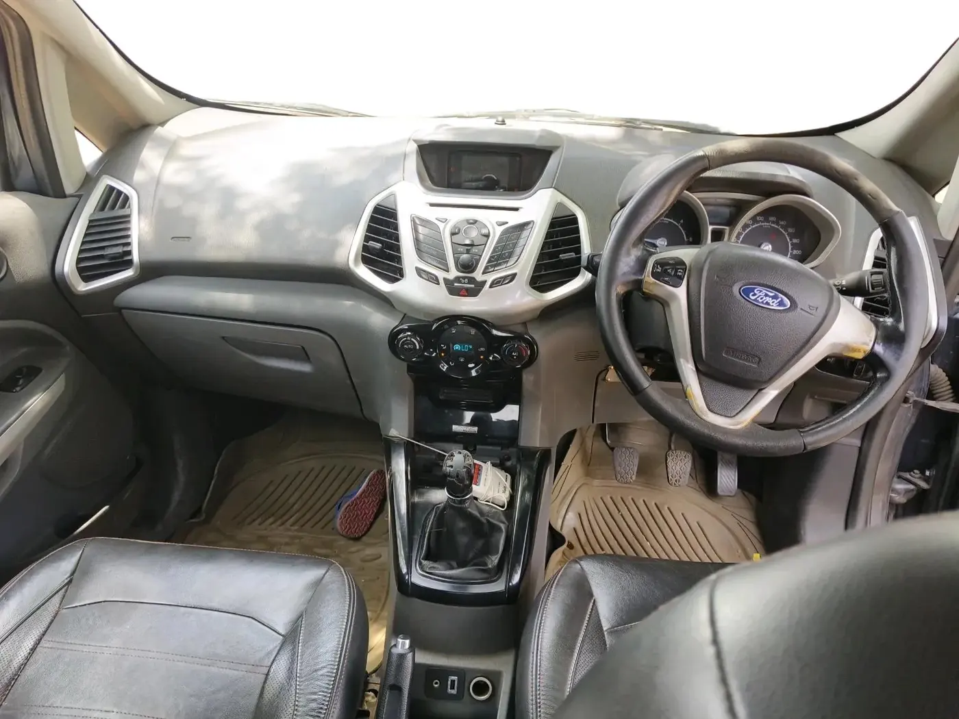 2014 Ford Ecosport TITANIUM 1.5L DIESEL (OPT), Diesel, Manual, 1,84,513 km, interior