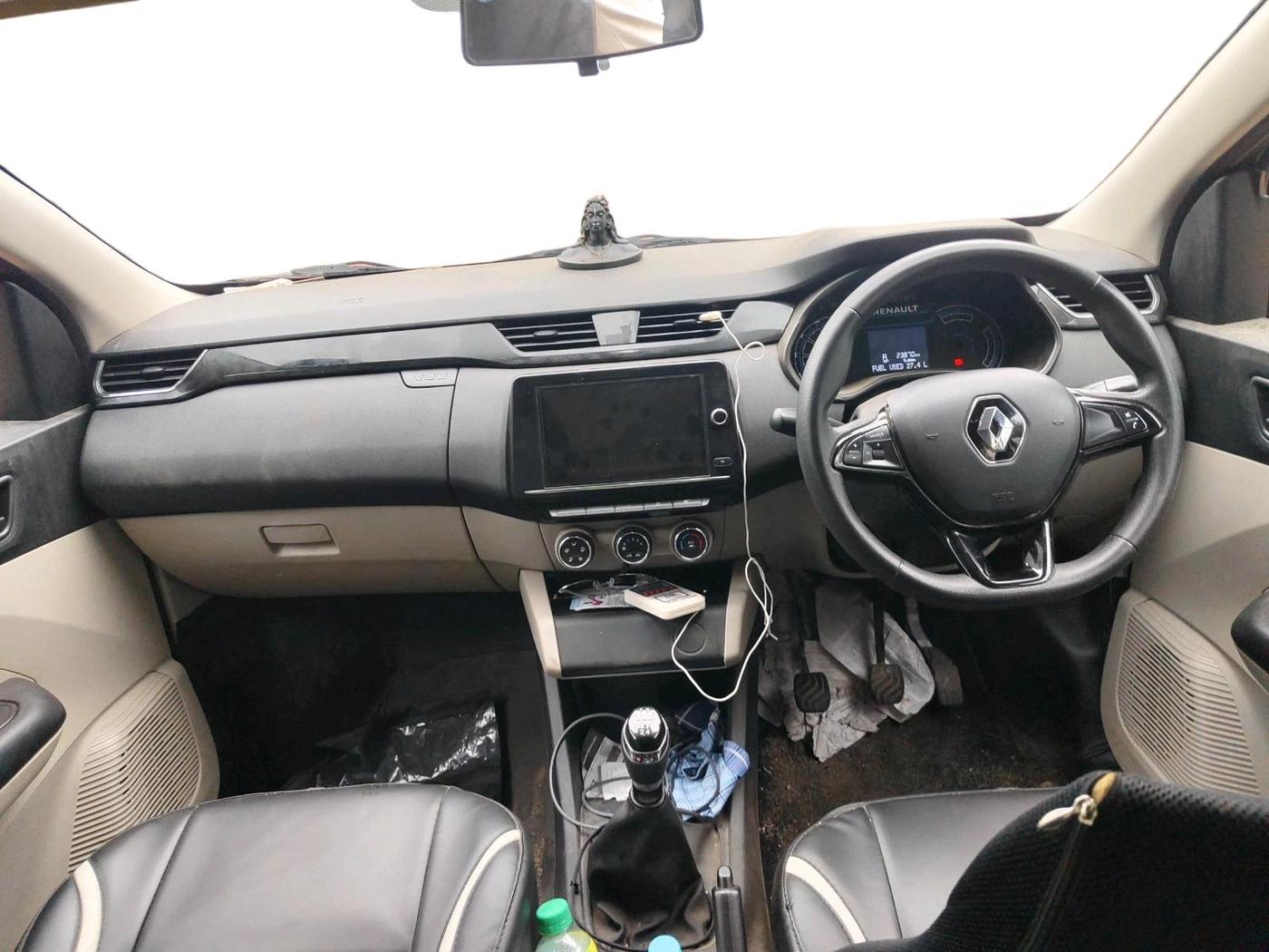 2024 Renault TRIBER RXT, Petrol, Manual, 23,870 km, interior