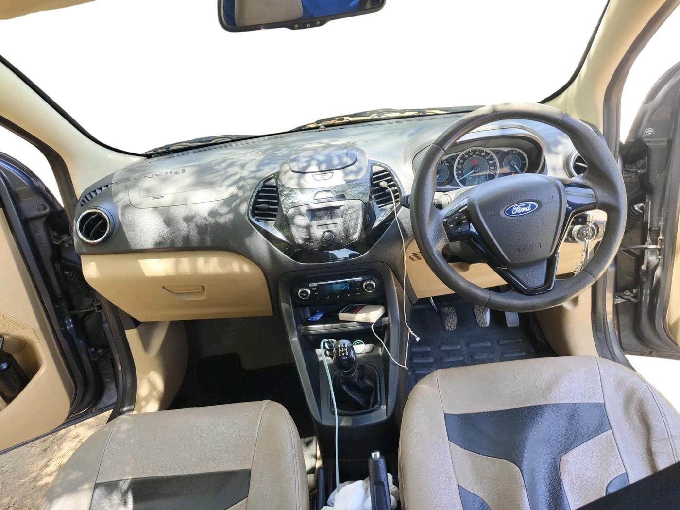 2017 Ford Figo Aspire TITANIUM 1.2 PETROL, CNG, Manual, 1,25,000 km, interior
