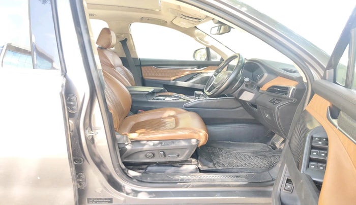 2022 MG GLOSTER SAVVY 7 STR 2.0 TWIN TURBO 4WD, Diesel, Automatic, 1,18,085 km, interior