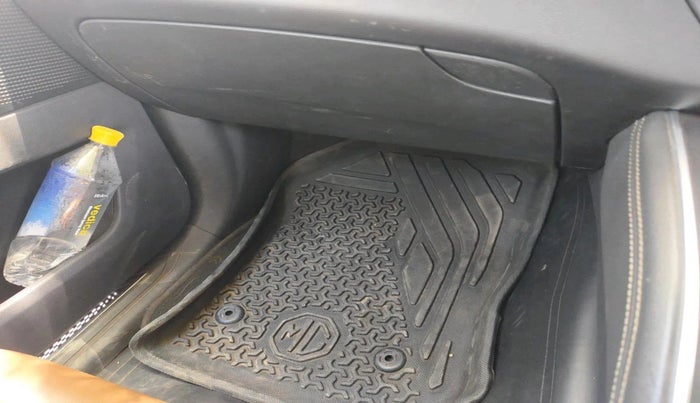 2022 MG GLOSTER SAVVY 7 STR 2.0 TWIN TURBO 4WD, Diesel, Automatic, 1,18,085 km, interior