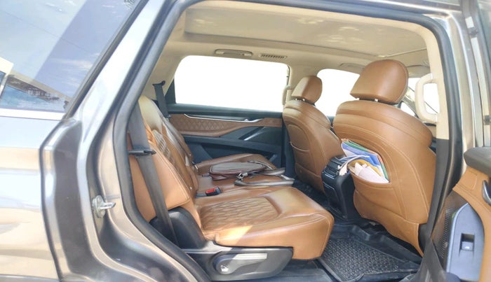 2022 MG GLOSTER SAVVY 7 STR 2.0 TWIN TURBO 4WD, Diesel, Automatic, 1,18,085 km, interior