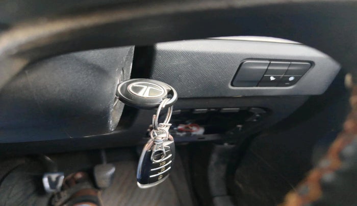 2023 Tata PUNCH PURE MT, Petrol, Manual, 30,474 km, interior