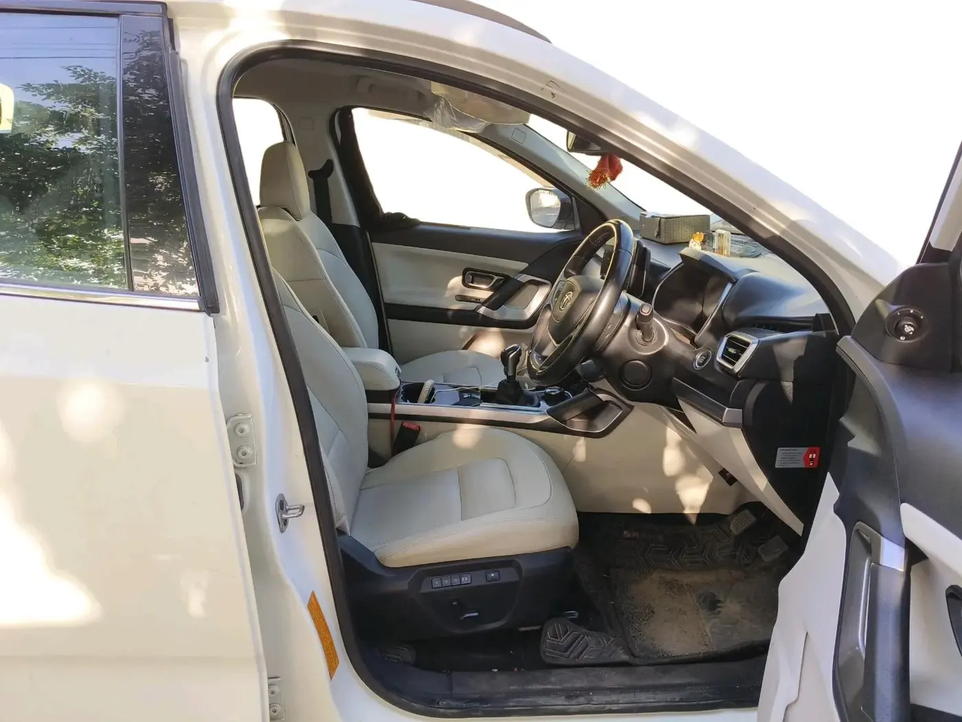 2023 Tata Safari XZ PLUS, Diesel, Manual, 36,223 km, interior