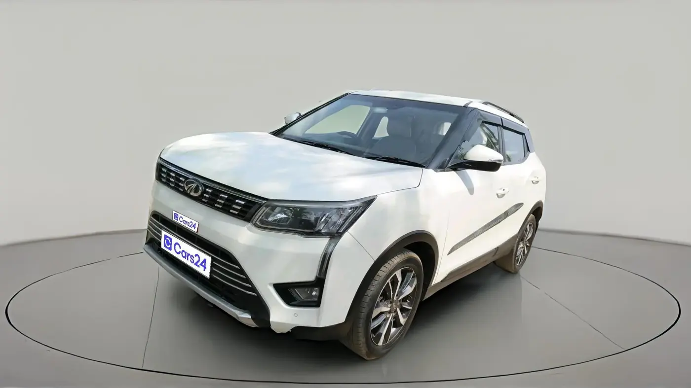 2019 Mahindra XUV300 W8 (O) 1.5 DIESEL AMT, Diesel, Automatic, 1,21,428 km, exterior