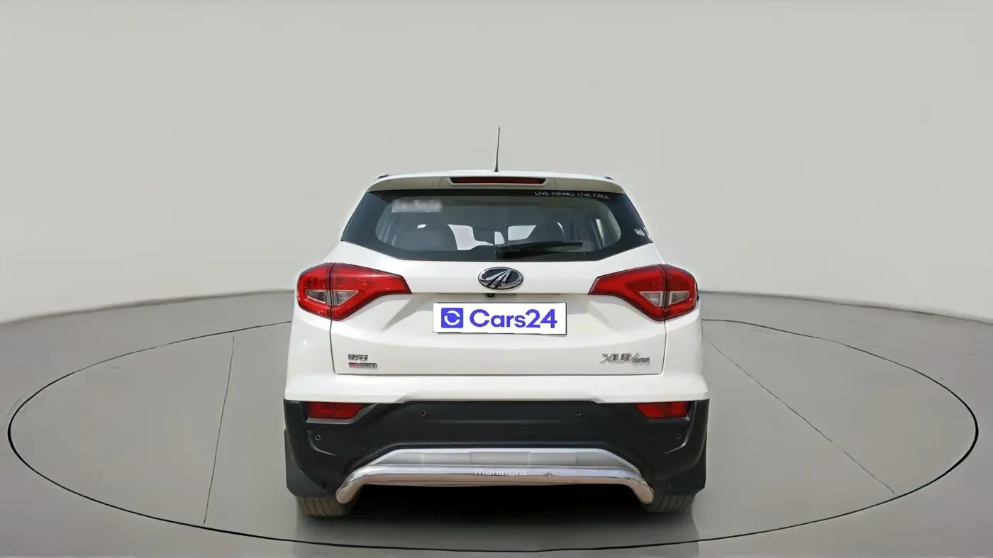 2019 Mahindra XUV300 W8 (O) 1.5 DIESEL AMT, Diesel, Automatic, 1,21,428 km, exterior