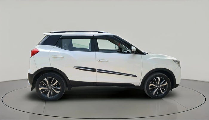 2019 Mahindra XUV300 W8 (O) 1.5 DIESEL AMT, Diesel, Automatic, 1,21,428 km, exterior