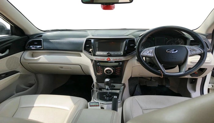 2019 Mahindra XUV300 W8 (O) 1.5 DIESEL AMT, Diesel, Automatic, 1,21,428 km, interior