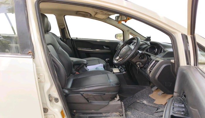 2018 Tata Hexa XT 4X2 7 STR, Diesel, Manual, 1,82,917 km, interior