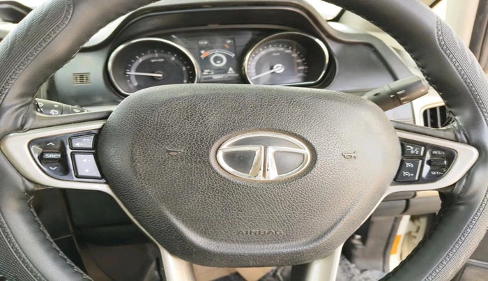 2018 Tata Hexa XT 4X2 7 STR, Diesel, Manual, 1,82,917 km, interior
