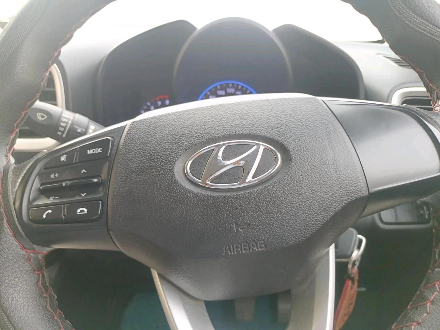 2020 Hyundai VENUE S 1.2, Petrol, Manual, 46,240 km, interior
