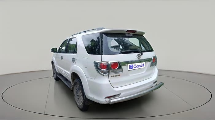 2015 Toyota Fortuner 3.0 4X2 MT, Diesel, Manual, 1,91,781 km, exterior