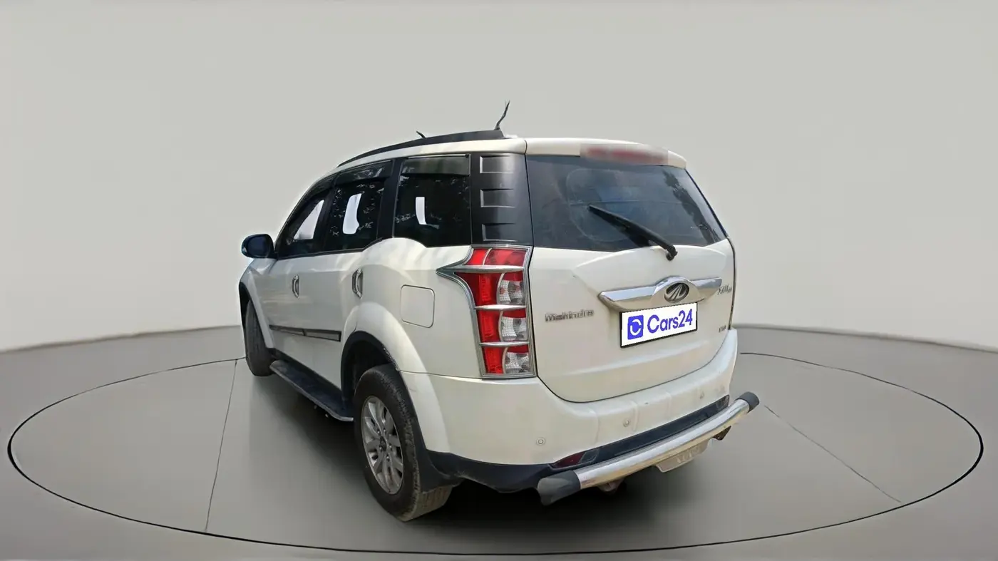 2016 Mahindra XUV500 W10, Diesel, Manual, 63,567 km, exterior
