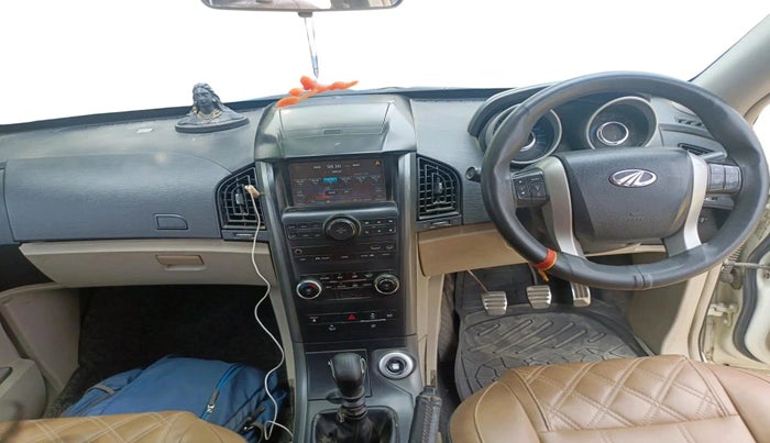 2016 Mahindra XUV500 W10, Diesel, Manual, 63,567 km, interior