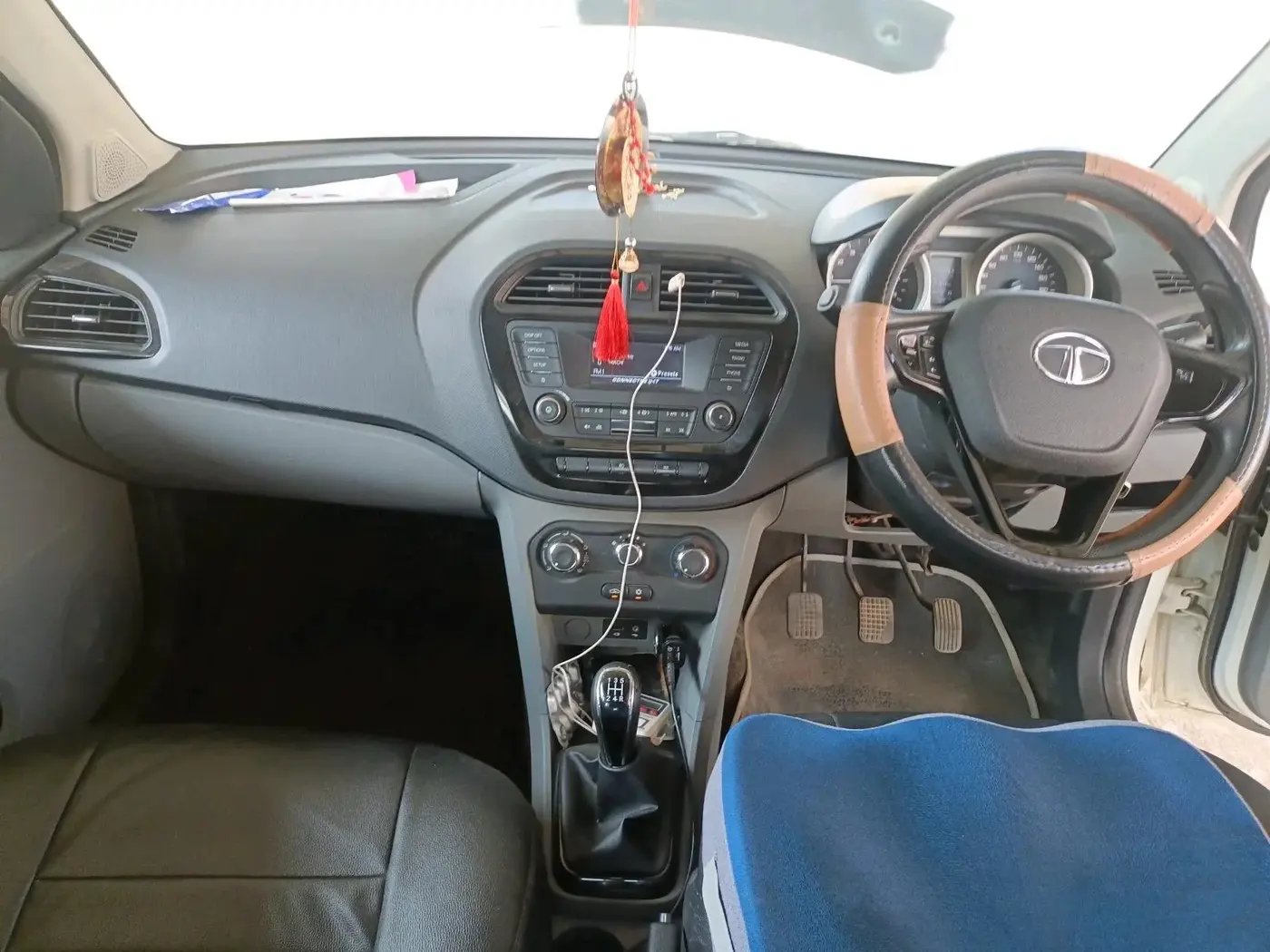 2017 Tata TIGOR XT PETROL, Petrol, Manual, 45,856 km, interior