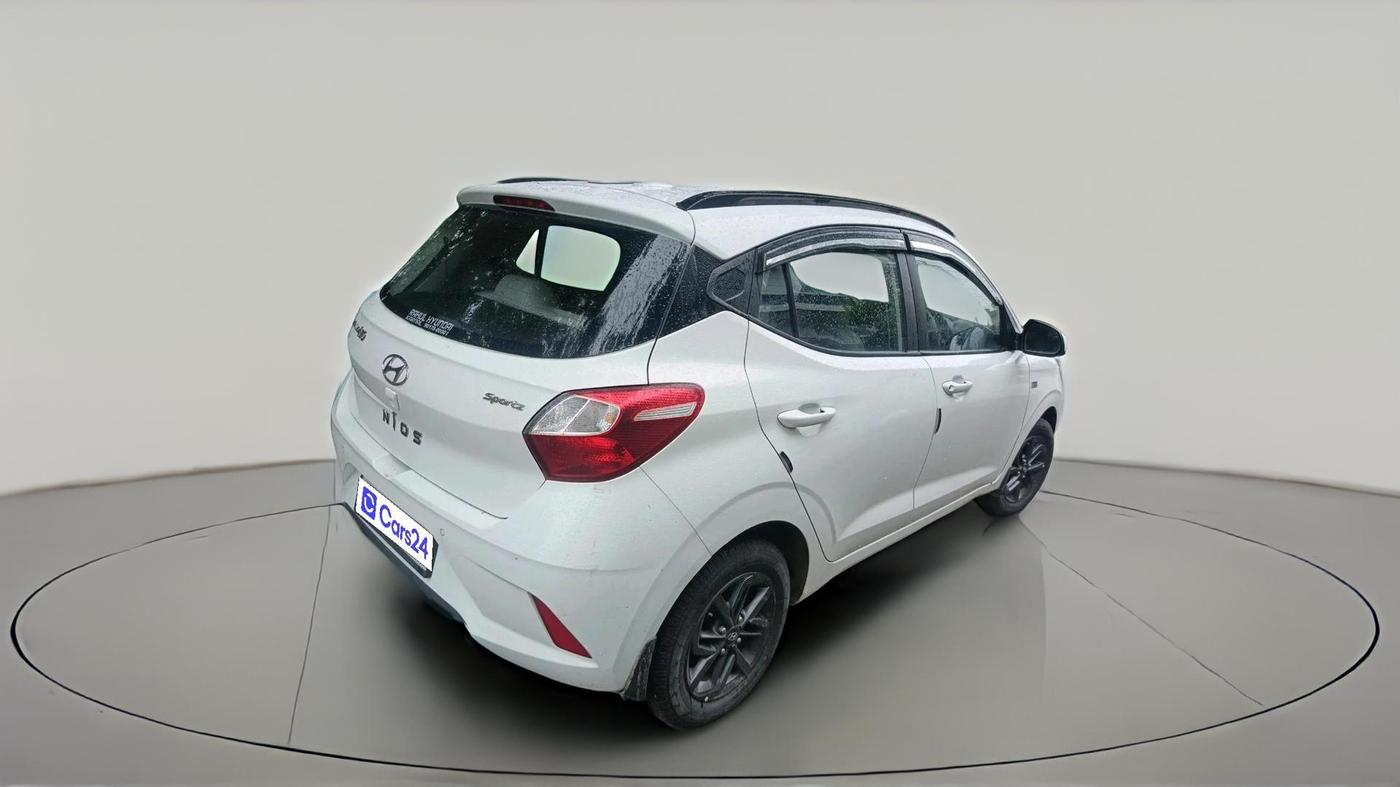 2020 Hyundai Grand i10 SPORTZ AT 1.2 KAPPA VTVT, Petrol, Automatic, 65,206 km, exterior
