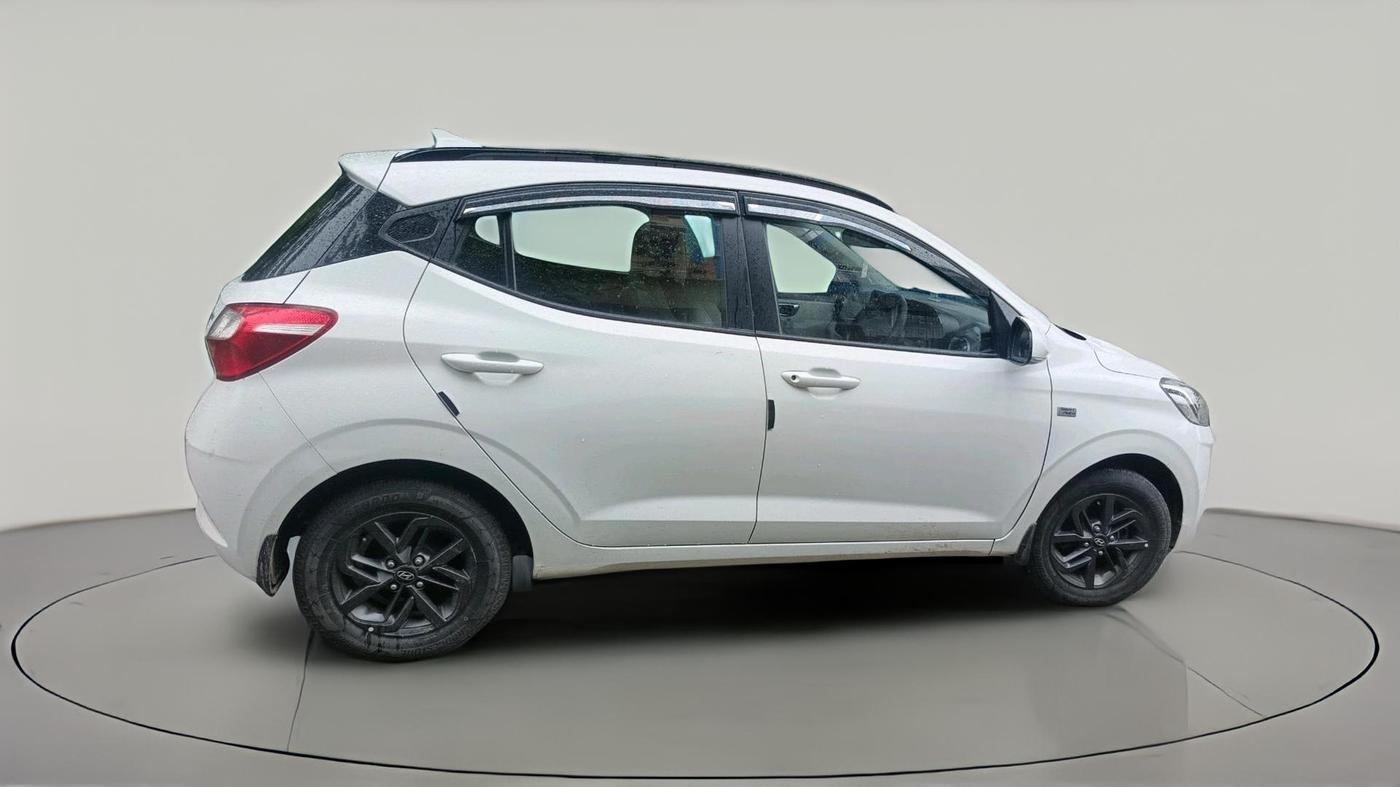 2020 Hyundai Grand i10 SPORTZ AT 1.2 KAPPA VTVT, Petrol, Automatic, 65,206 km, exterior